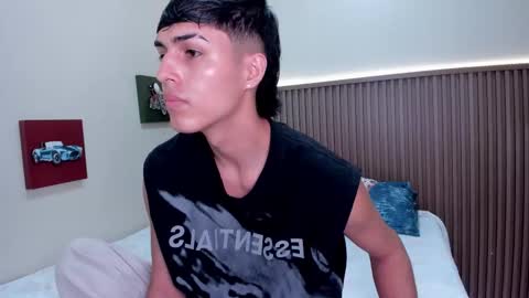 E T H A N  online show from February 7, 6:44 pm