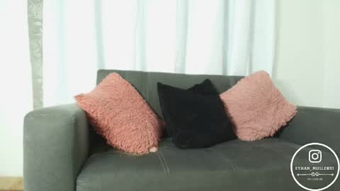 Ethan Muller online show from April 15, 10:51 am