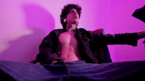 Snapshot of ethan_sykes chatting on September 22, 3:32 am Ethan sykes online show from September 22, 3:32 am