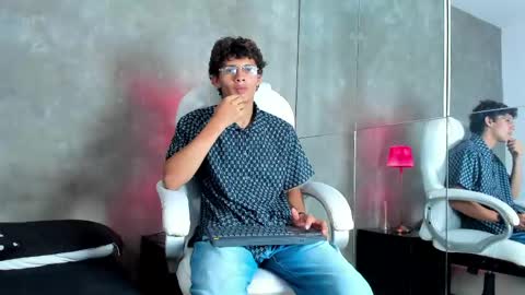 ethan_todd online show from May 19, 3:24 am