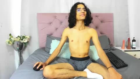 Snapshot of ethanblackwoodd chatting on October 17, 9:19 pm ethanblackwoodd online show from October 17, 9:19 pm