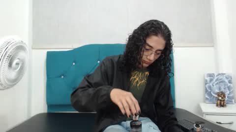 ethanblackwoodd online show from November 17, 9:06 pm