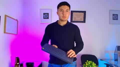 ethanconnor_ online show from April 4, 1:07 pm