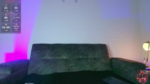 ethanconnor_ online show from April 25, 12:51 pm