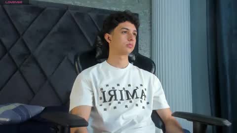 ethanlowell online show from April 3, 9:00 pm