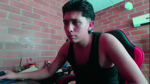 ethann2_ online show from May 30, 9:24 pm