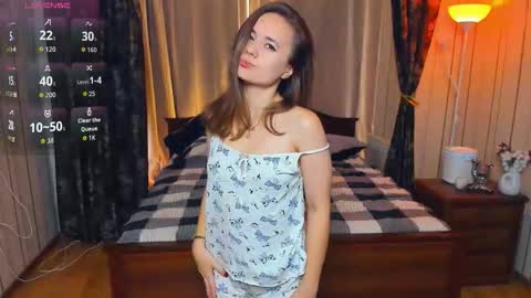 Snapshot of eugeniabrainard chatting on October 15, 7:53 am Kira and Kamila online show from October 15, 7:53 am