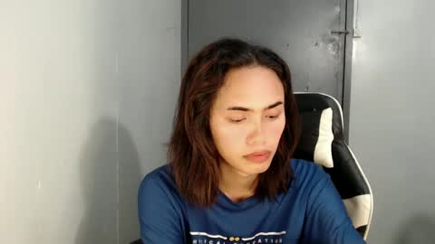 YELLA online show from January 3, 2:40 pm