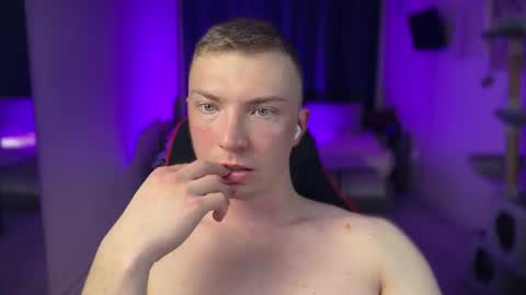 Eva and Iron online show from February 8, 10:57 pm