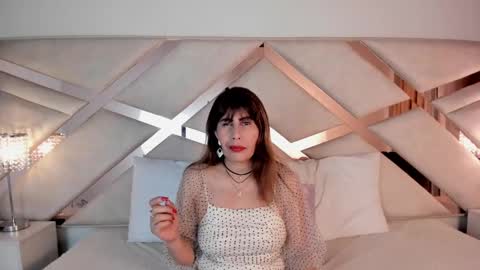 Snapshot of eva_loretti chatting on February 12, 3:07 am online show from February 12, 3:07 am