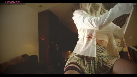 Eva online show from April 14, 8:23 pm