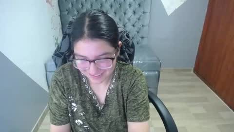 eva_smit_t online show from February 20, 2:44 am