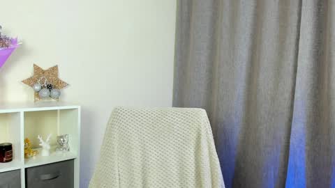 eva_toy online show from December 24, 6:33 am