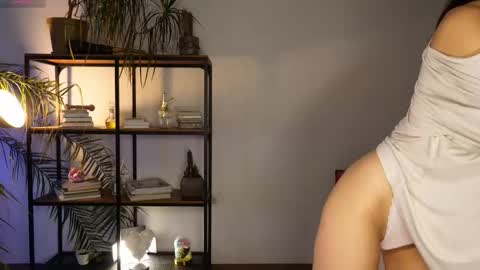Snapshot of eva_zill_blossom chatting on September 24, 10:55 am Hello my name is Eva its my first day here online show from September 24, 10:55 am