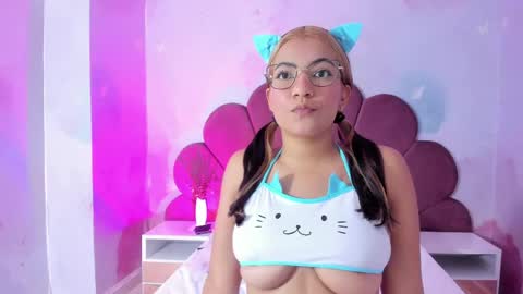 evaa_honey online show from May 1, 10:42 am