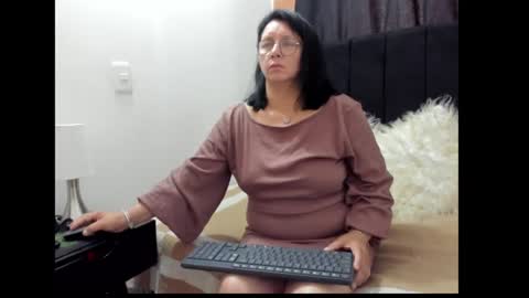 Snapshot of evaaross chatting on January 5, 3:13 pm Eva online show from January 5, 3:13 pm