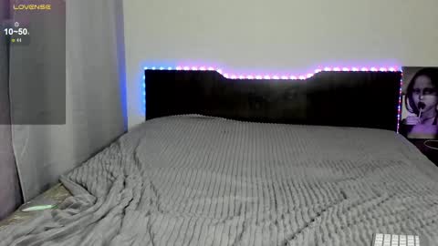 Snapshot of evablisss chatting on February 14, 1:29 pm Eva online show from February 14, 1:29 pm