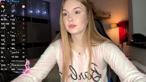 evacarter1 online show from January 11, 2:12 pm