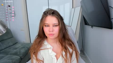 Snapshot of evacheeky chatting on October 1, 7:29 am Eva online show from October 1, 7:29 am