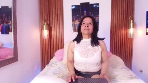 Snapshot of evagoddess_ chatting on September 24, 8:04 pm EVA GODDESS online show from September 24, 8:04 pm