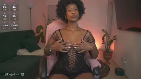 evajacksss_ online show from March 10, 9:18 pm