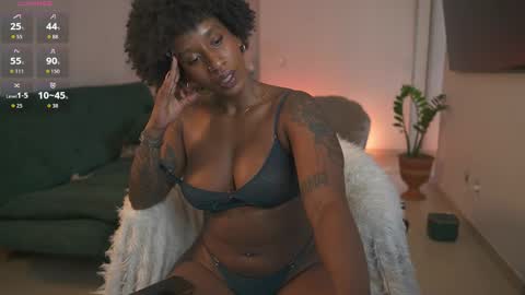 evajacksss_ online show from April 14, 9:40 pm