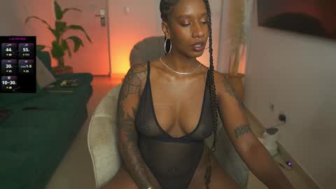 evajacksss_ online show from December 10, 9:22 pm