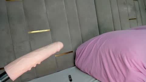 EVA online show from April 2, 3:52 pm