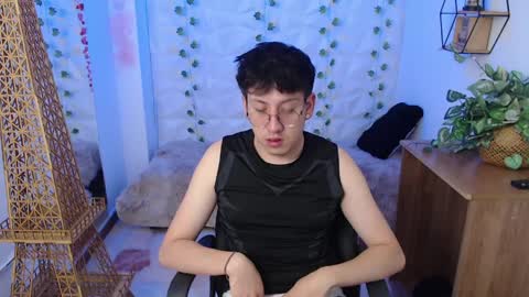 Evan online show from April 1, 1:01 pm