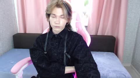 Snapshot of evan_reinhart chatting on September 25, 9:16 am evan_reinhart online show from September 25, 9:16 am