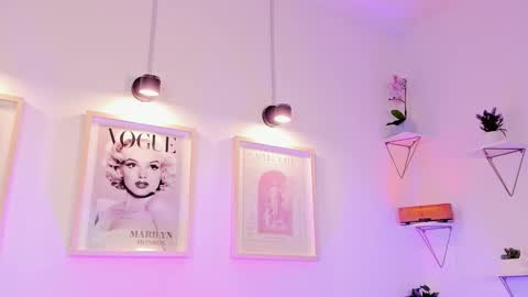 Evan voss  help me get 200 likesindependent model online show from November 13, 8:22 pm