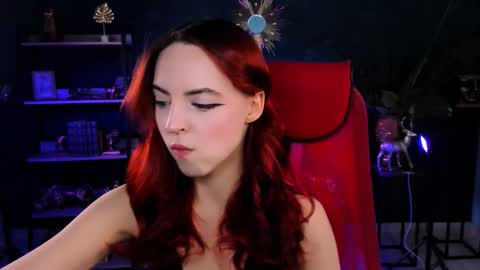 Eva  online show from December 18, 1:28 pm