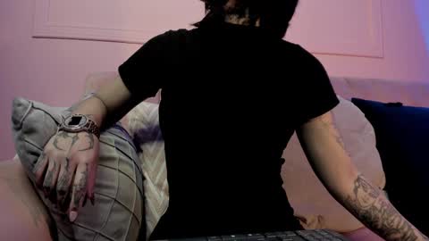 Snapshot of evangeline_bell chatting on February 26, 11:54 am Eva online show from February 26, 11:54 am