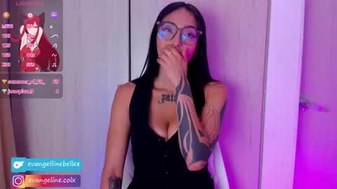 Snapshot of evangellinebellee chatting on October 18, 8:35 pm Evangelline online show from October 18, 8:35 pm