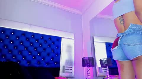 evanllelyne online show from November 20, 12:15 pm