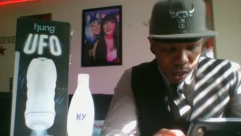 Snapshot of evanschris2048 chatting on February 28, 8:39 pm evanschris2048 online show from February 28, 8:39 pm