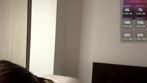 evarenard_ online show from April 5, 5:21 pm