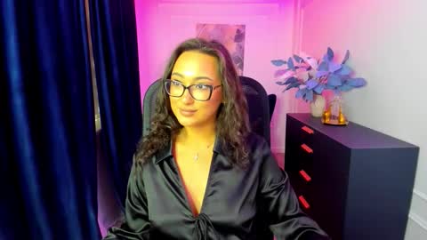 Snapshot of evasarazardje chatting on September 10, 11:33 am evasarazardje online show from September 10, 11:33 am