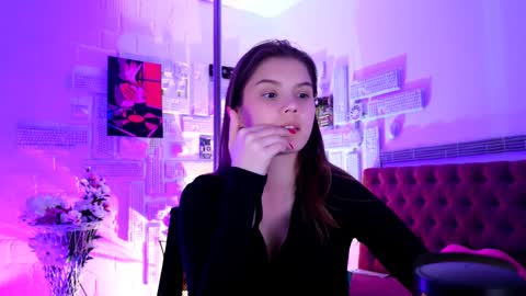 Snapshot of evathopson chatting on February 13, 6:48 pm Eva next stream - - 1600 UTC2000 online show from February 13, 6:48 pm