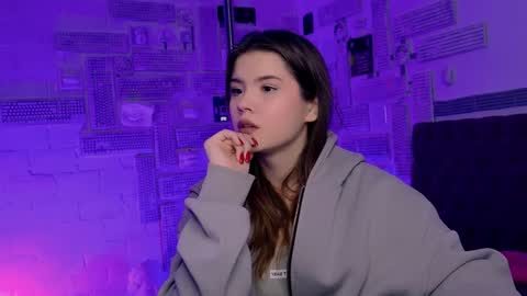 Snapshot of evathopson chatting on February 6, 12:04 pm Eva next stream - - 1600 UTC2000 online show from February 6, 12:04 pm