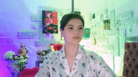 Snapshot of evathopson chatting on February 19, 7:16 pm Eva next stream - - 1600 UTC2000 online show from February 19, 7:16 pm