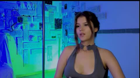 Snapshot of evathopson chatting on October 4, 12:36 pm Eva next stream - - 1600 UTC2000 online show from October 4, 12:36 pm