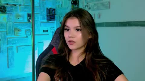 Snapshot of evathopson chatting on September 26, 12:13 pm Eva next stream - - 1600 UTC2000 online show from September 26, 12:13 pm