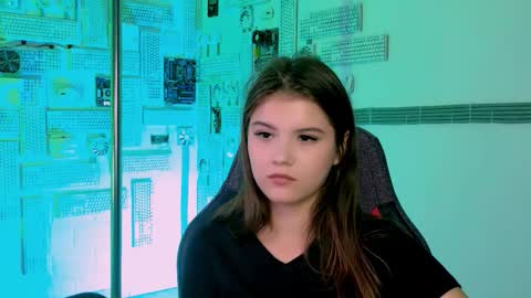 Snapshot of evathopson chatting on September 27, 12:36 pm Eva next stream - - 1600 UTC2000 online show from September 27, 12:36 pm