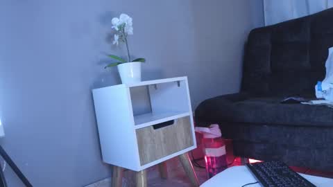 Eva Queen online show from March 9, 9:03 am