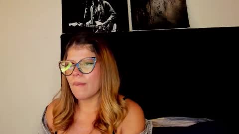 Eve collen online show from November 17, 1:08 am