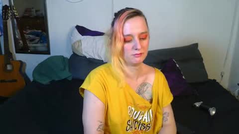 Snapshot of evelan123 chatting on October 20, 5:51 pm Chulal online show from October 20, 5:51 pm