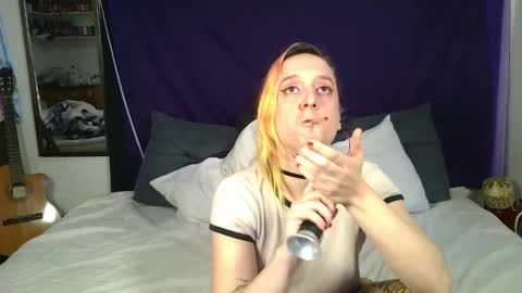 Snapshot of evelan123 chatting on October 1, 6:07 pm Chulal online show from October 1, 6:07 pm