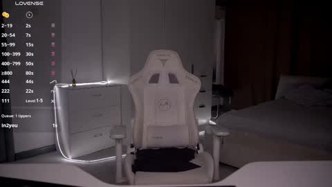 Evelina online show from May 10, 4:02 pm