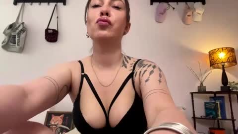 Evelyn Charm online show from May 6, 3:51 pm